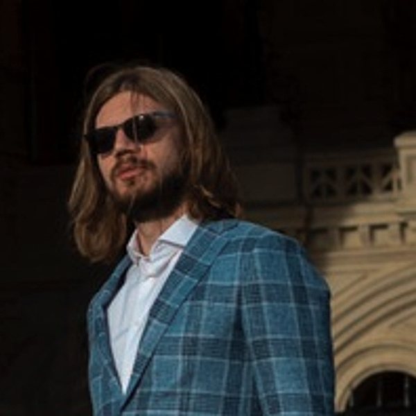 Александр Иванов